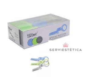 En los servicios de peluquería es importante el uso de desechables en el utillaje de corte para evitar trasmisión por contagio sanguíneo.